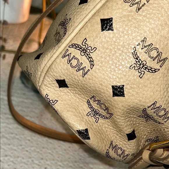 MCM Beige Visetos Coated Canvas Large Tote/Crossbody – Two-Way Bag - Picture 9 of 17